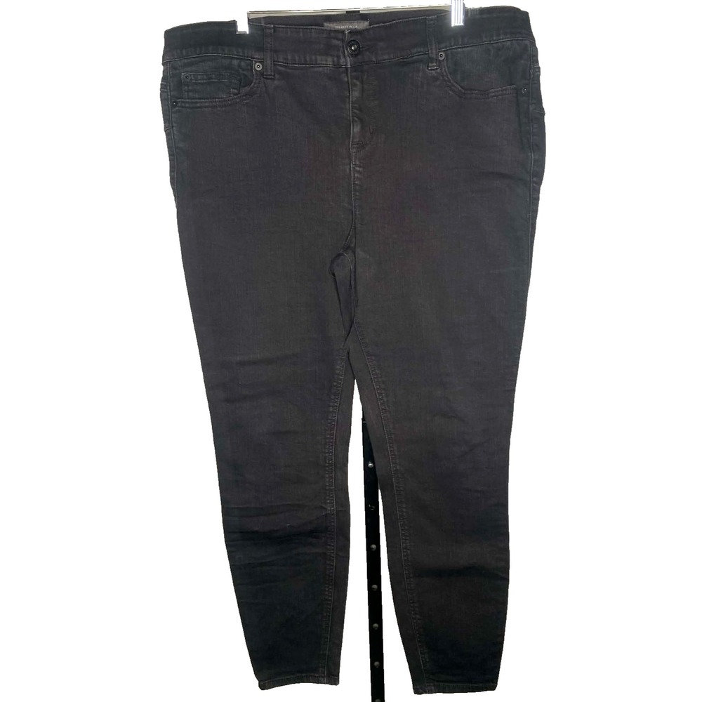 Torrid Premium Bombshell skinny black denim‎ stretch jeans size 20R no distress